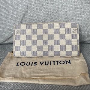 Louis Vuitton Zippy Wallet